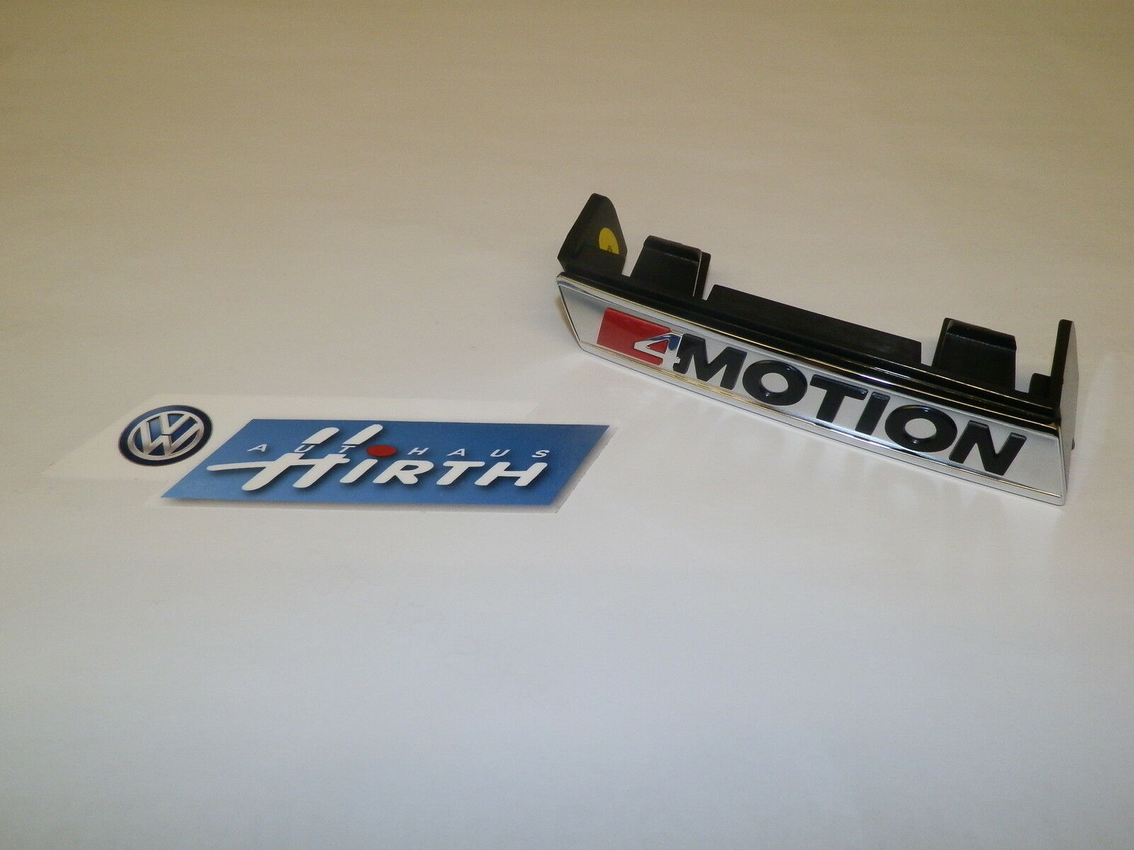 4Motion Schriftzug Zeichen Kühlergrill Original VW Passat 3G B8 3G0853948C NEU